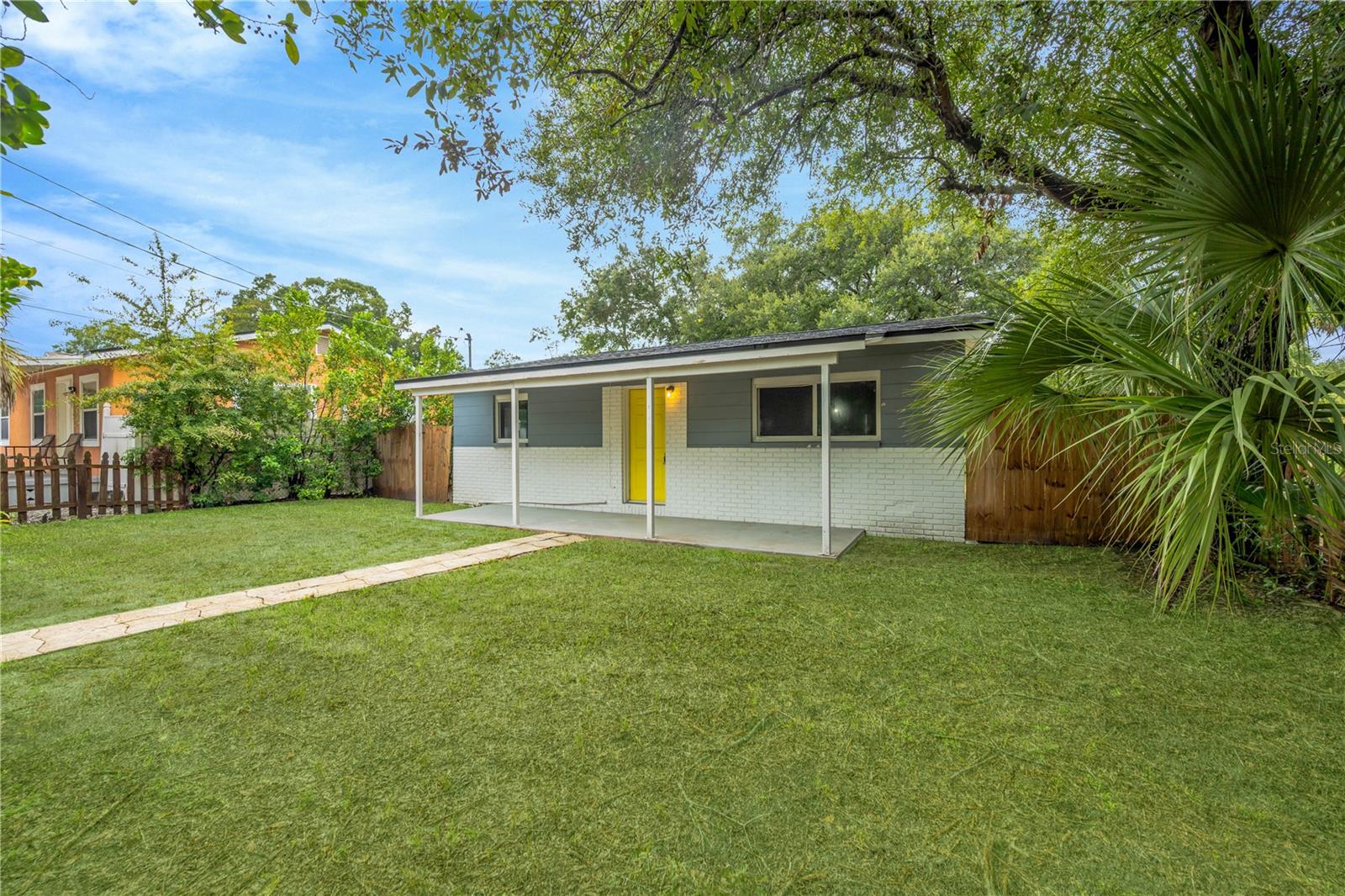 2626 E CHELSEA ST - Photo 1