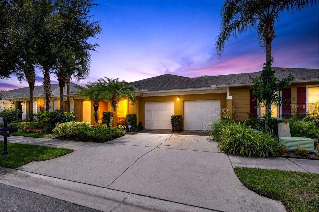 6806 MUNCASTER CT - Photo 1