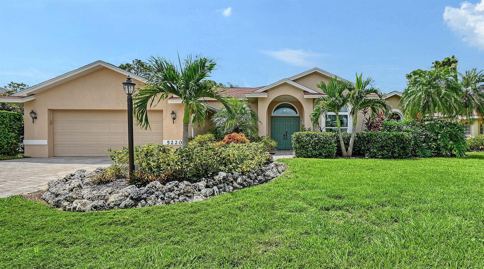 5220 SUNNYDALE CIR S - Photo 1