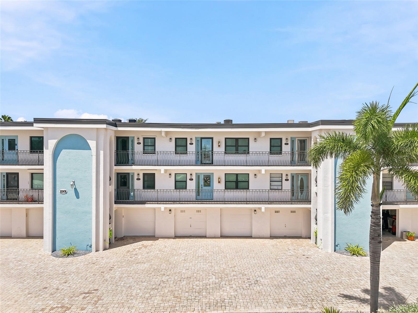 11901 LAGOON LN #202 - Photo 1