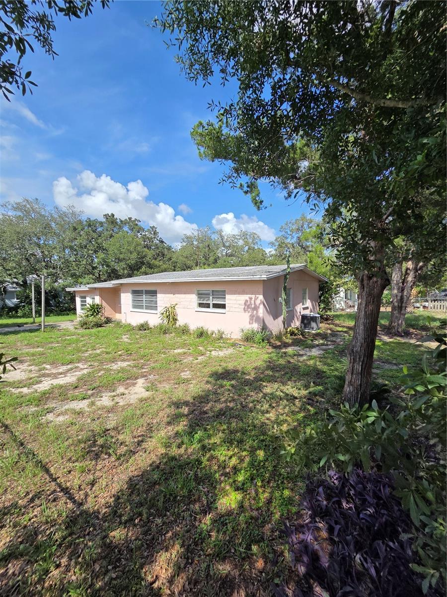 350 N LEVIS AVE - Photo 1