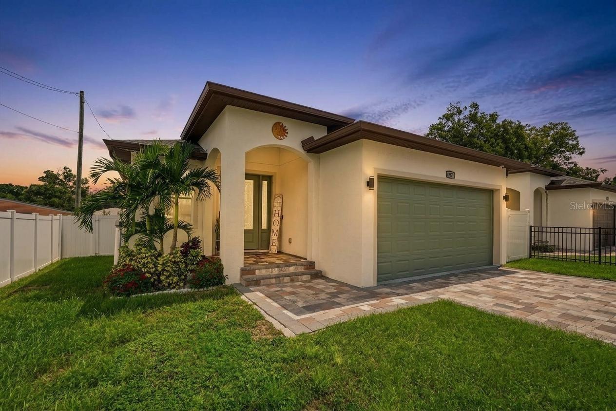8307 N GOMEZ AVE - Photo 1