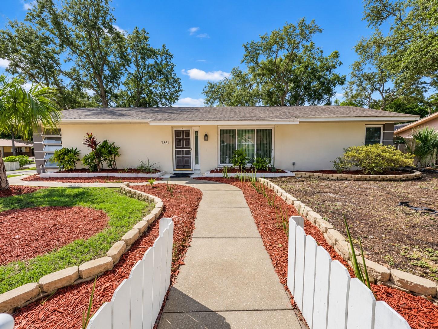 1000 ROSETREE LN - Photo 1
