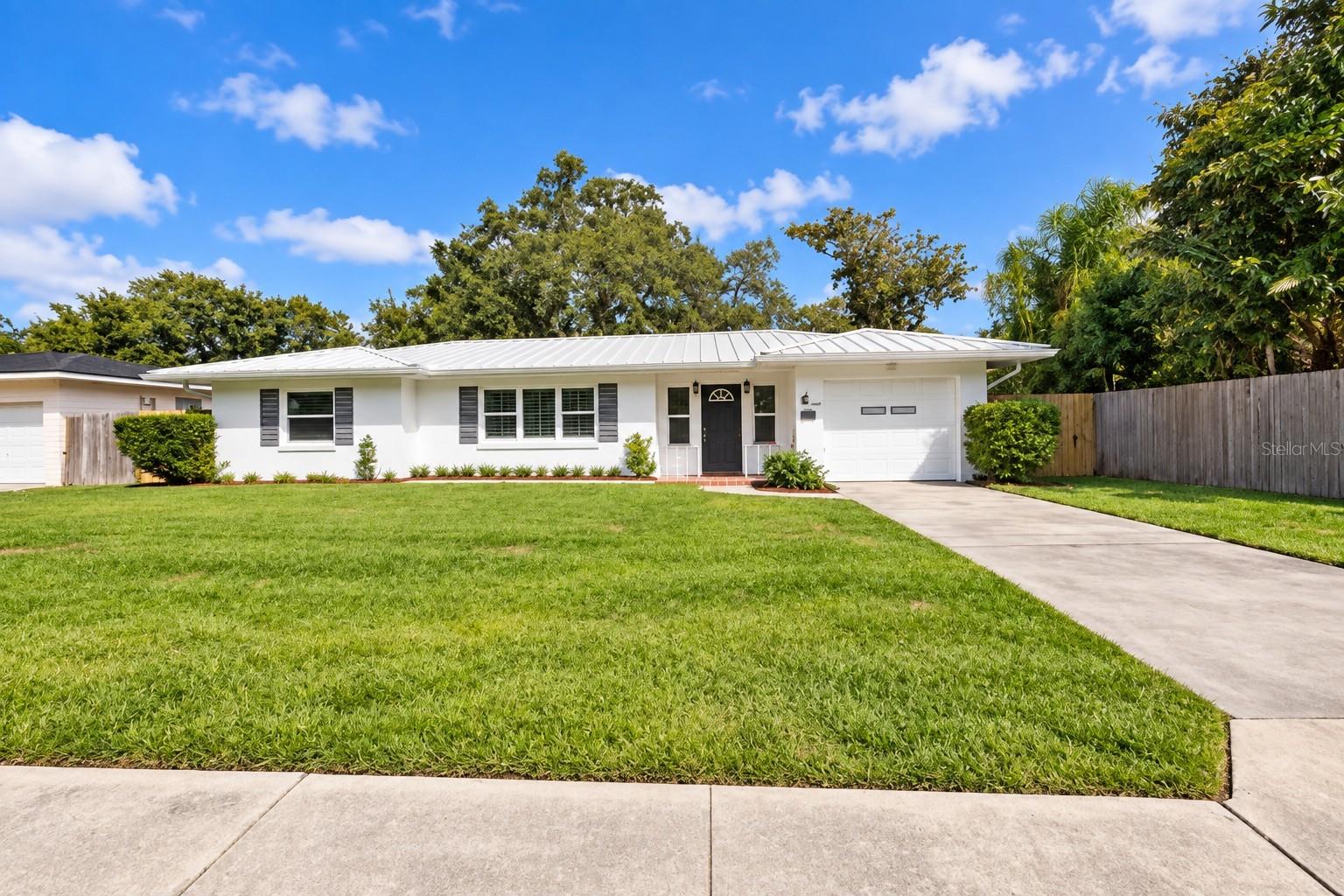 305 N HERCULES AVE - Photo 1