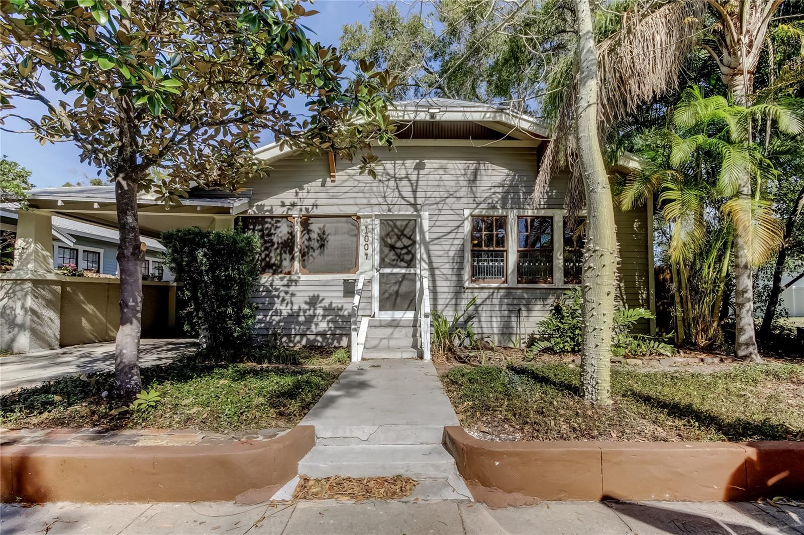 1004 E CRENSHAW ST - Photo 1