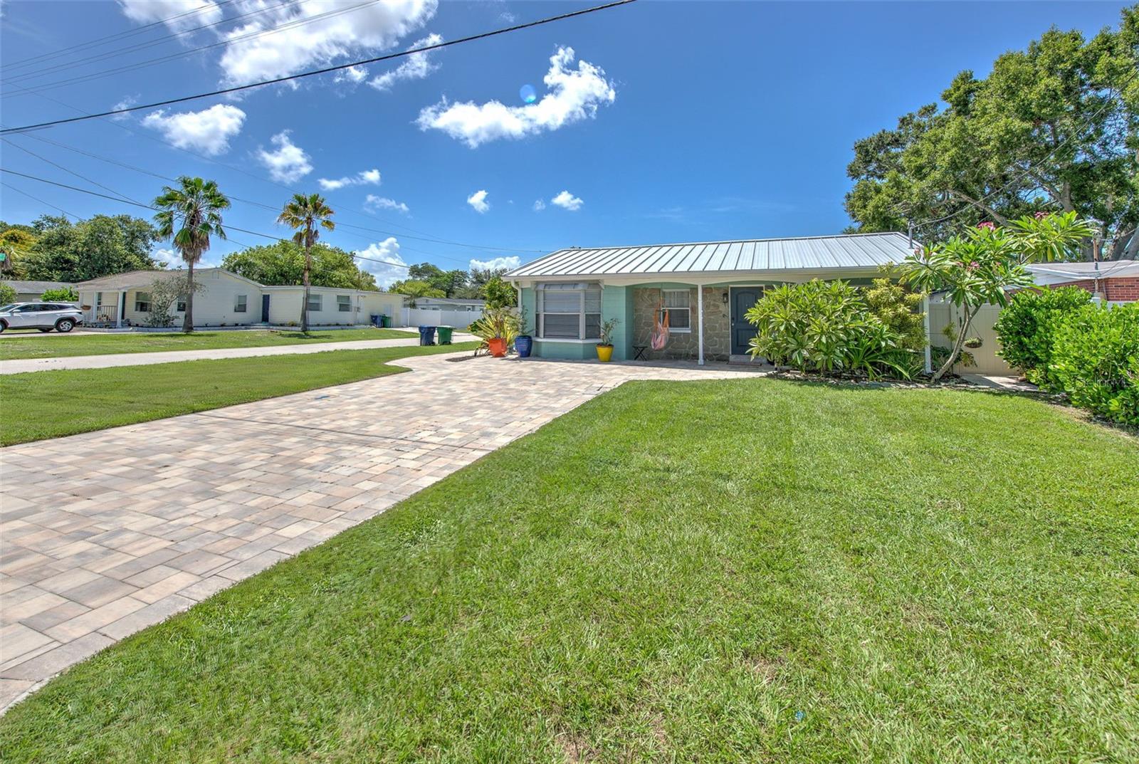 4502 W PEARL AVE - Photo 1