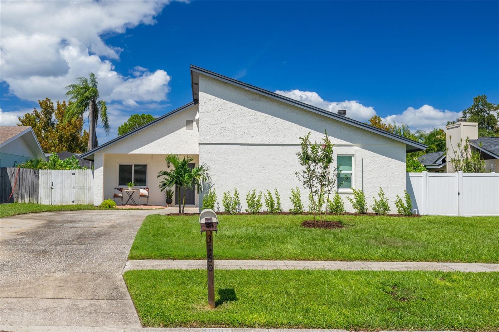 3160 CHAMBLEE LN - Photo 1