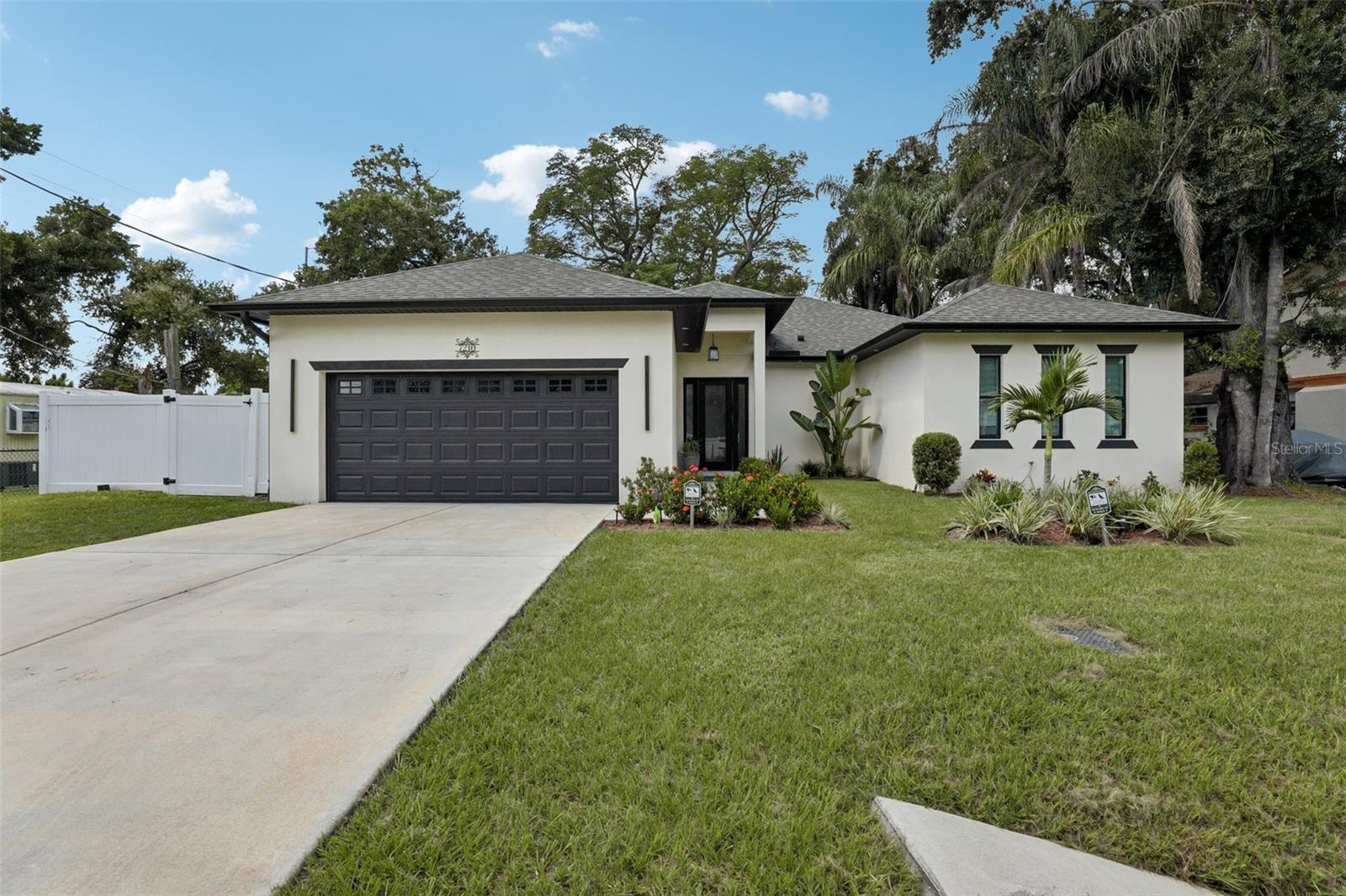 7210 N AMOS AVE - Photo 1