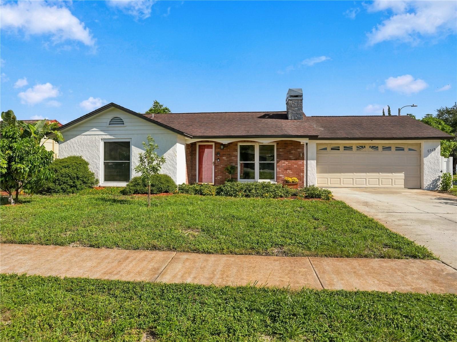 6743 LARCHMONT AVE - Photo 1