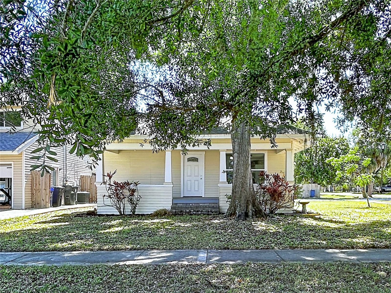 313 JEFFERSON AVE S - Photo 1
