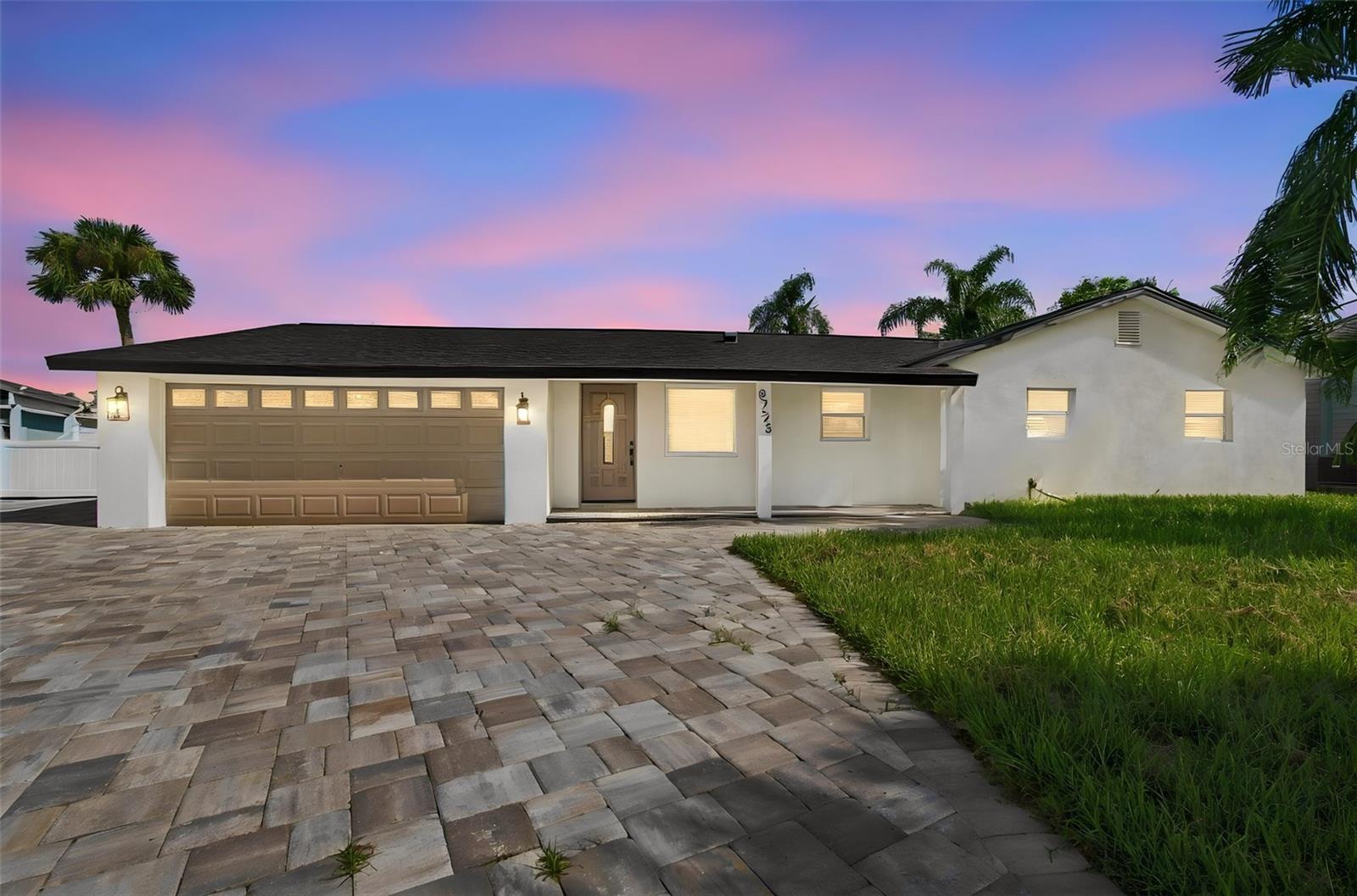 8725 THORNWOOD LN - Photo 1