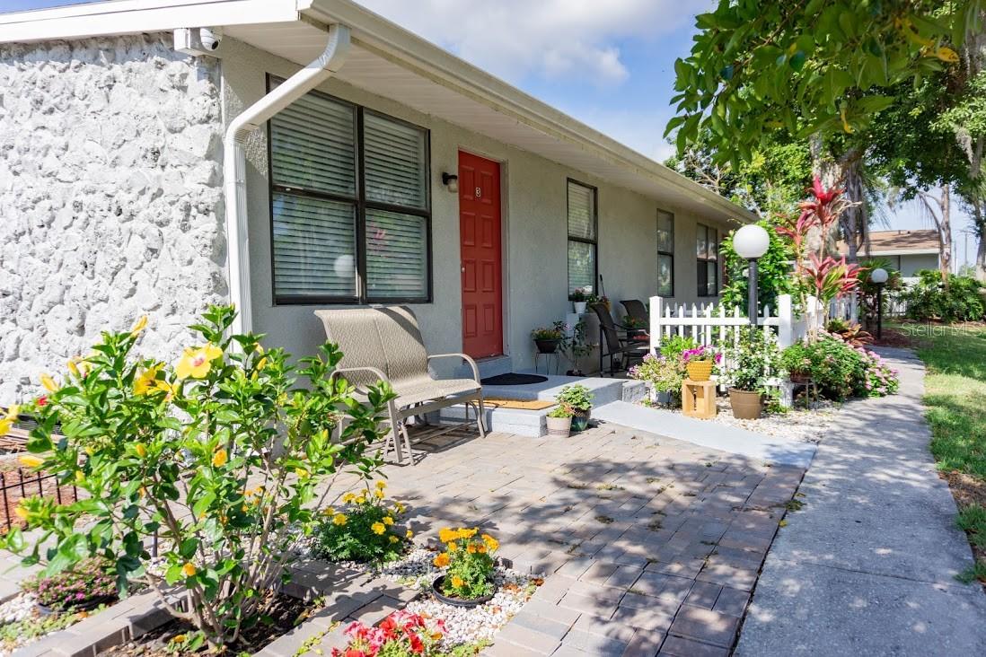1400 STRAWBERRY PL #34 - Photo 1