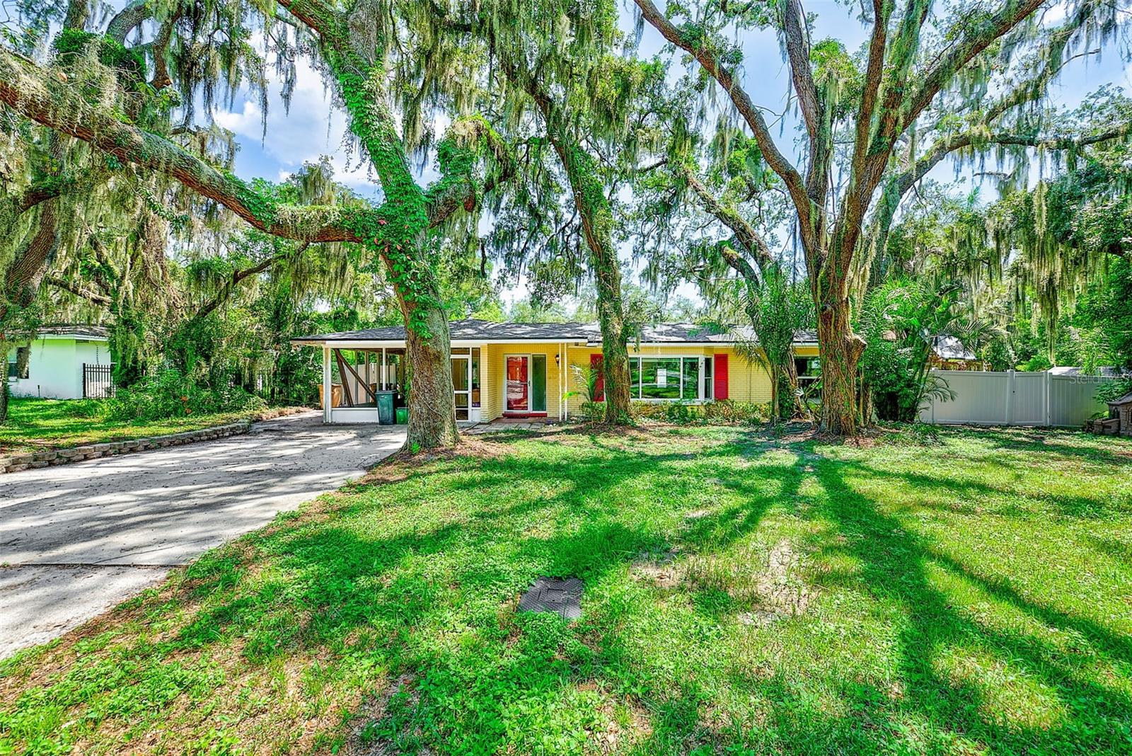 303 SAINT AUGUSTINE AVE - Photo 1