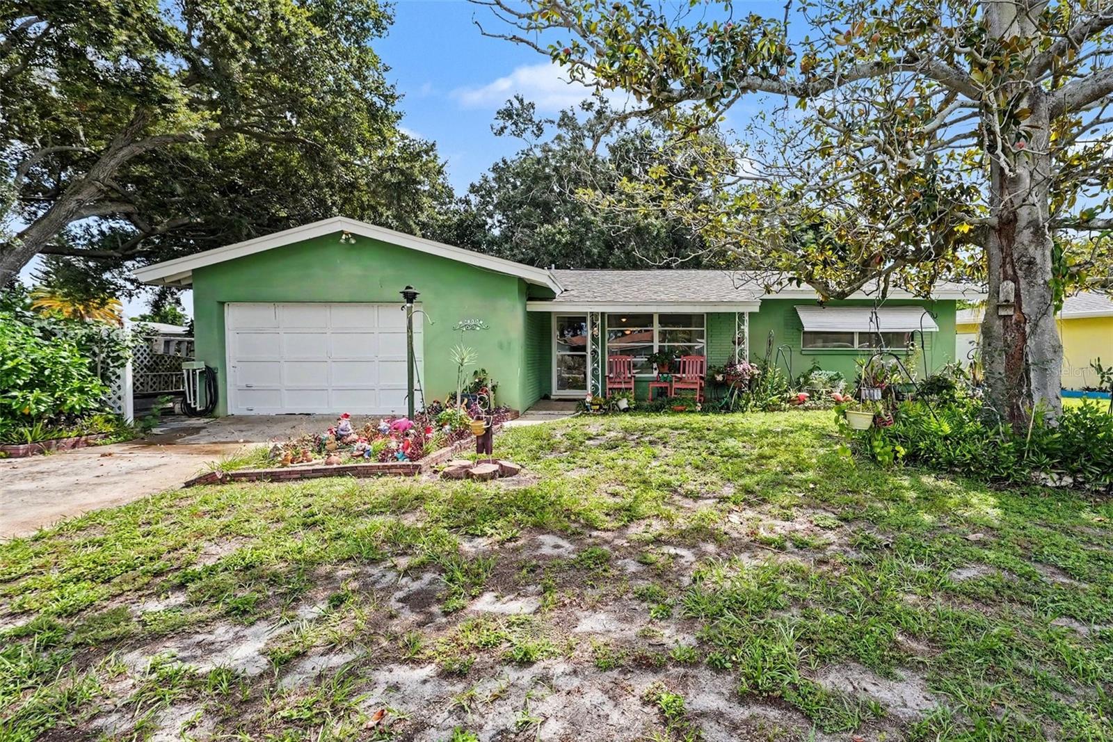 2400 INDIGO DR - Photo 1