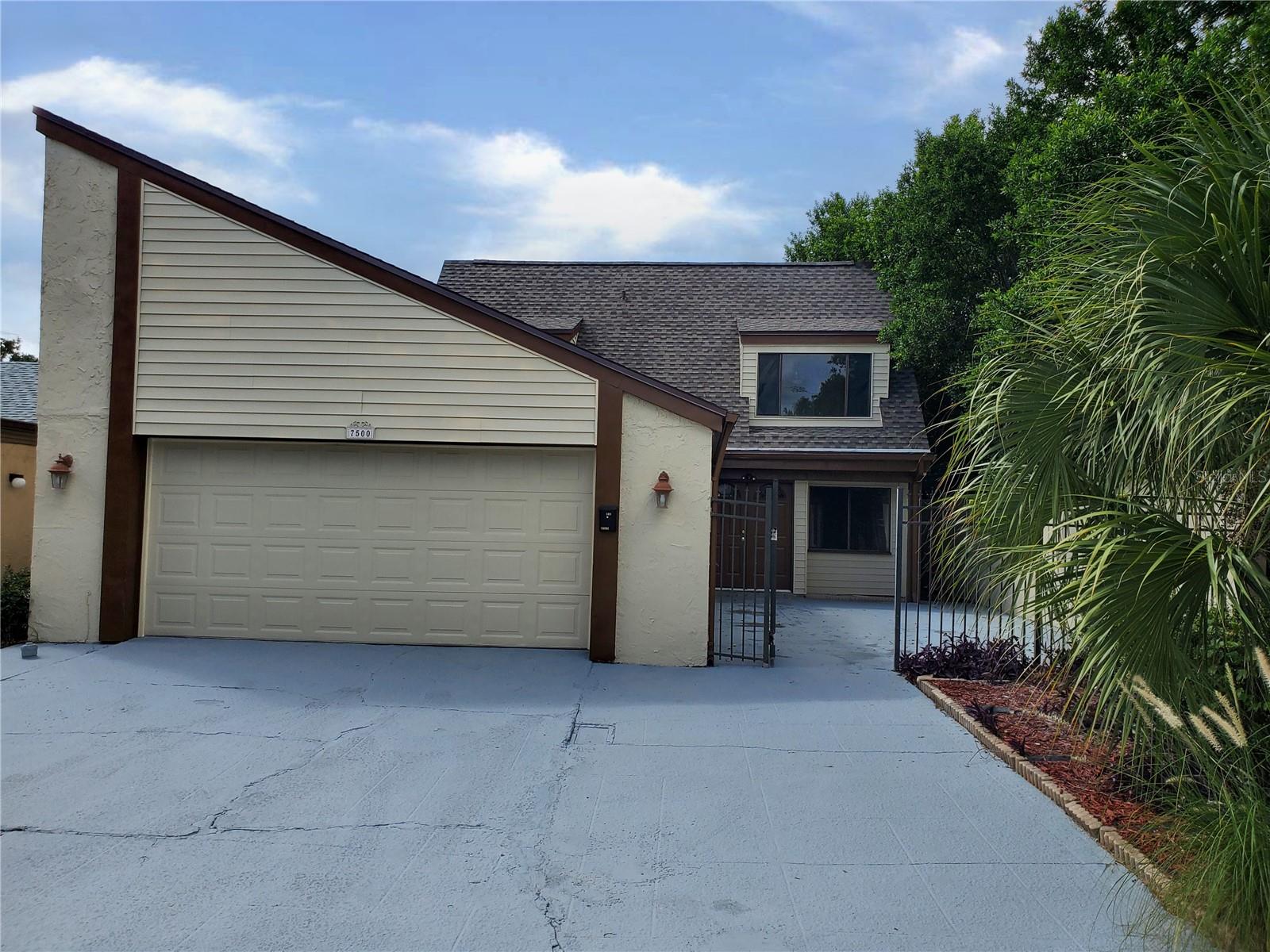 7500 ROCKY POINT DR - Photo 1