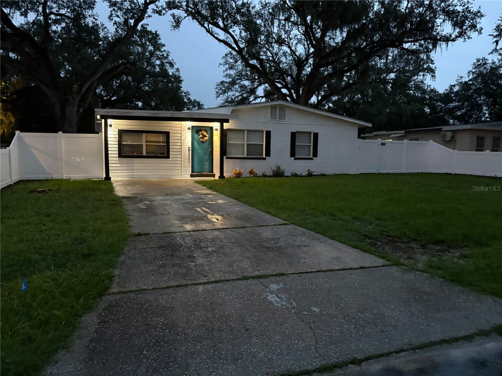7502 MELALEUCA LN - Photo 1