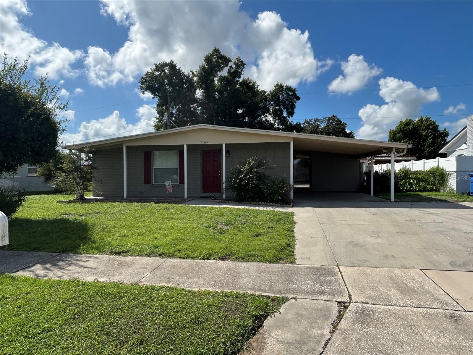 7109 LIMESTONE LN - Photo 1