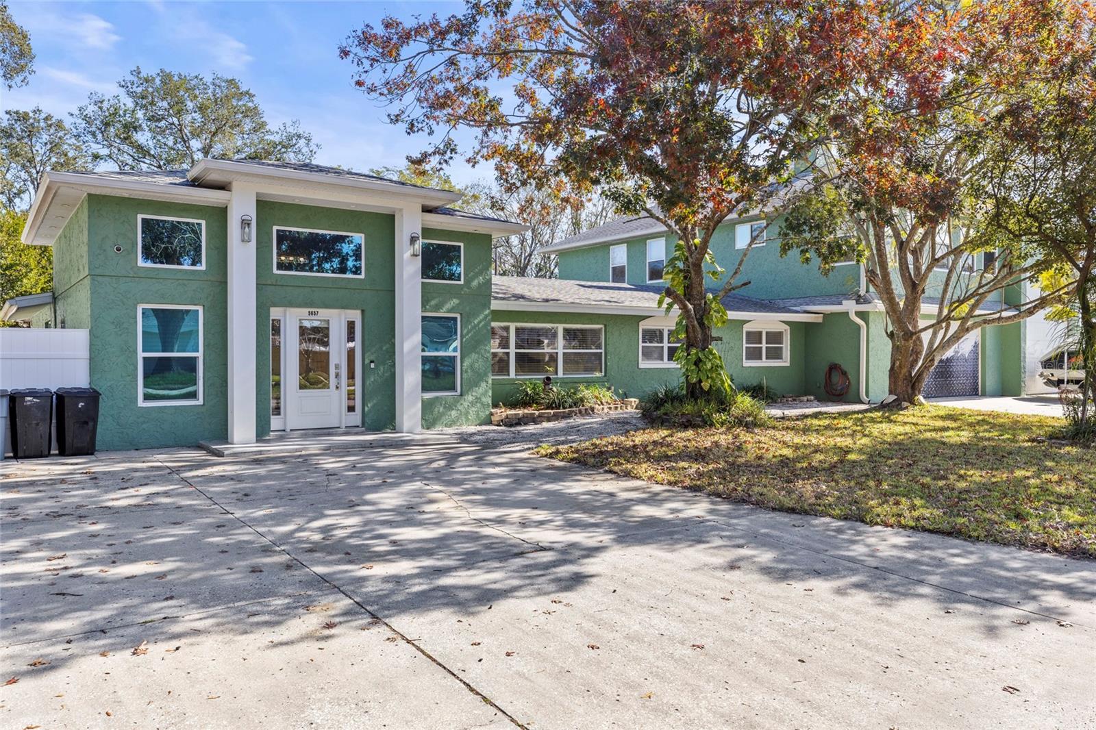 5657 OCEANIC RD - Photo 1