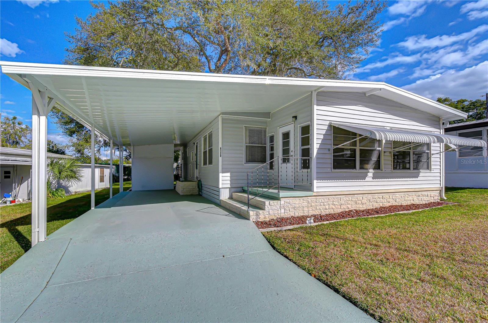 6128 RIDGEWOOD DR - Photo 1
