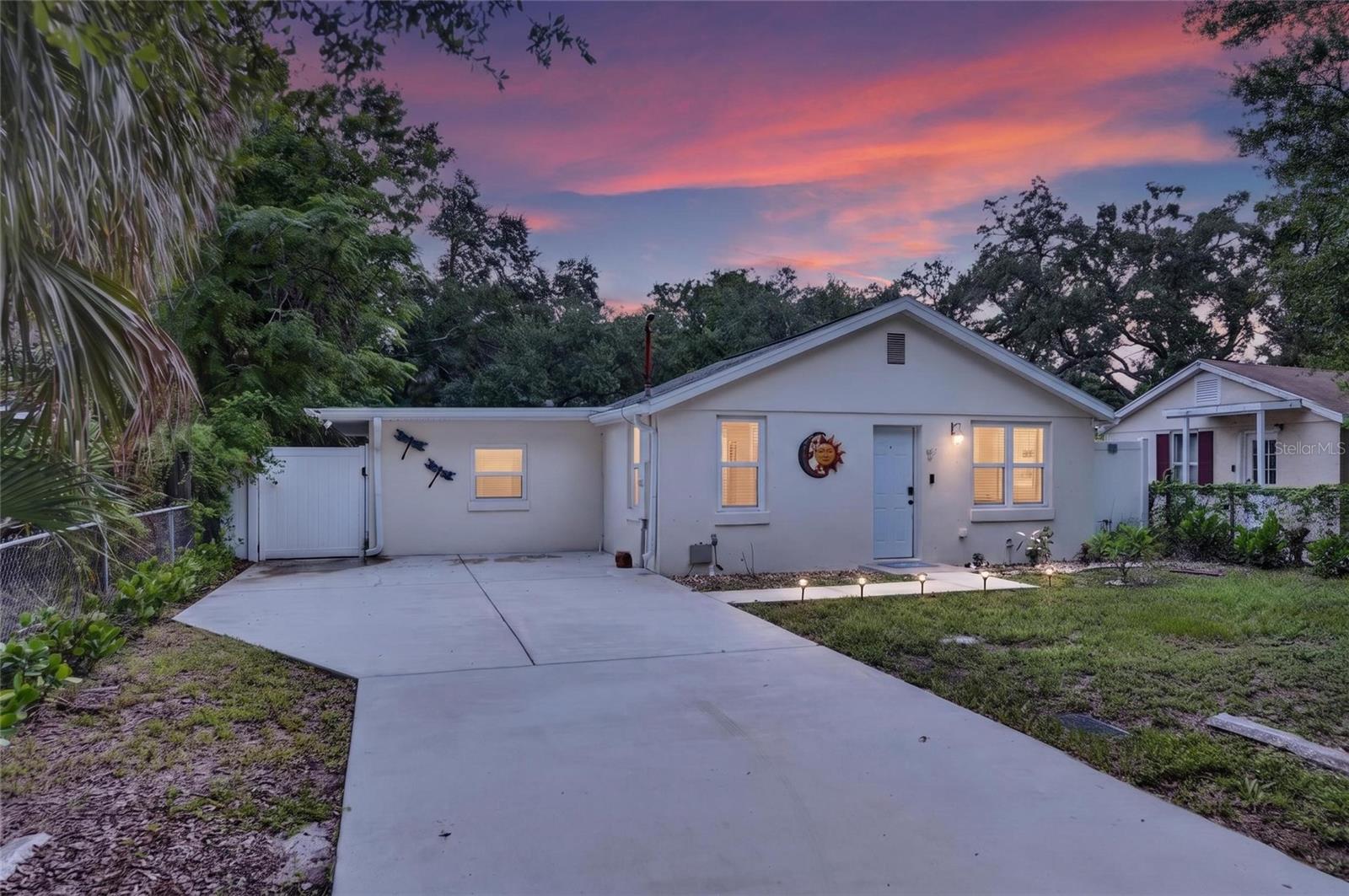 3720 W ELROD AVE - Photo 1