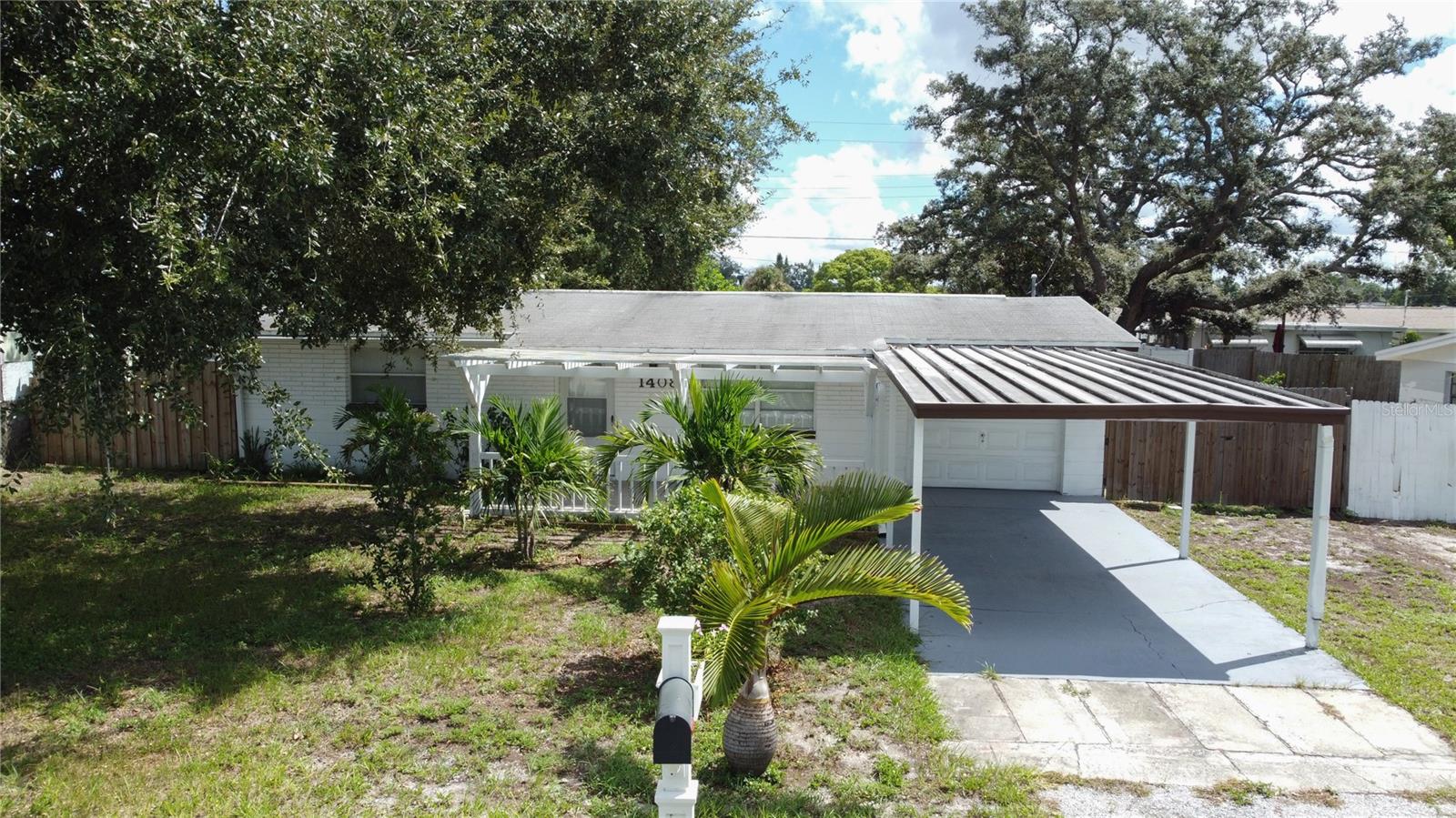 1408 JENNINGS DR - Photo 1