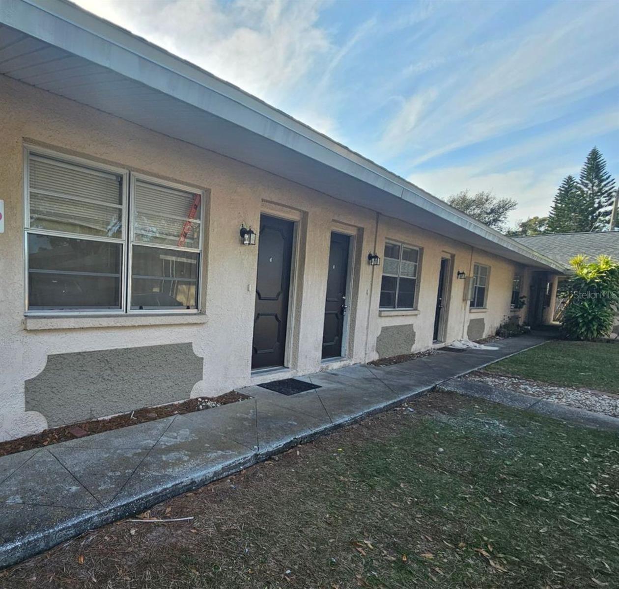 201 NW JEFFERSON CIR N #2 - Photo 1