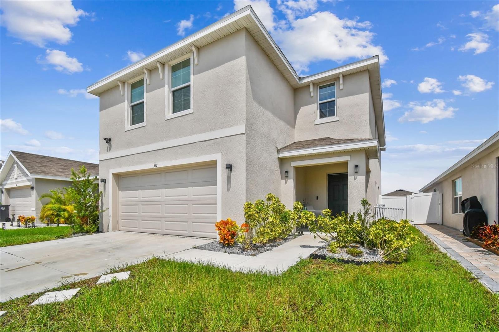 557 OLIVE CONCH ST - Photo 1