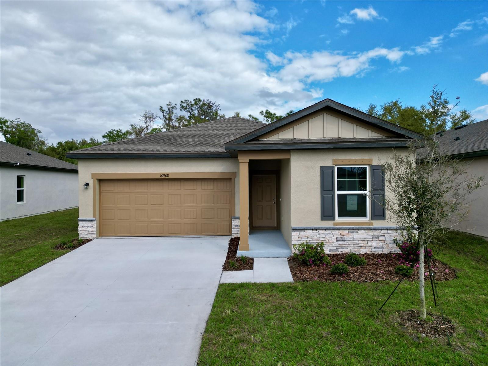 10854 CURVING CREEK LOOP - Photo 1