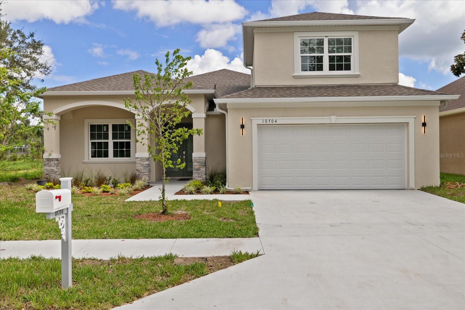 10704 BANFIELD DR - Photo 1