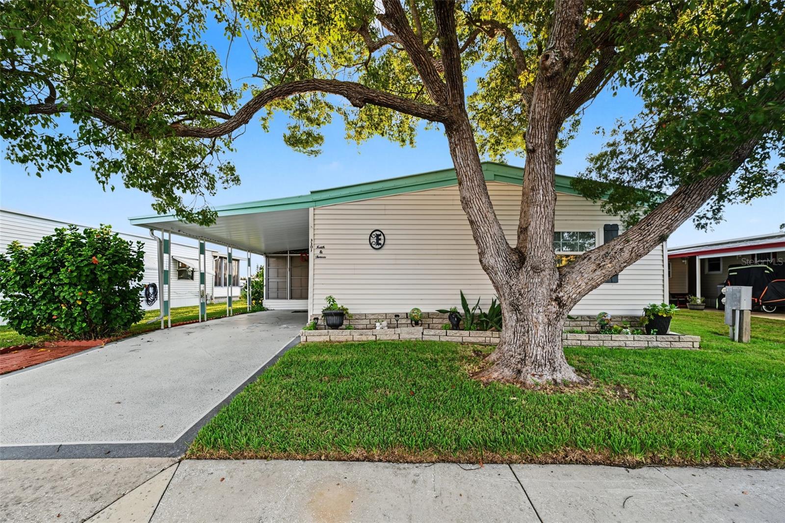 3207 BREWSTER DR - Photo 1