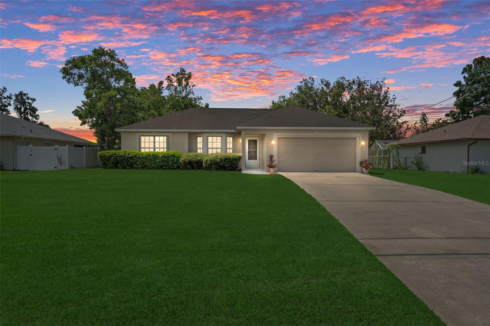 9572 HORIZON DR - Photo 1