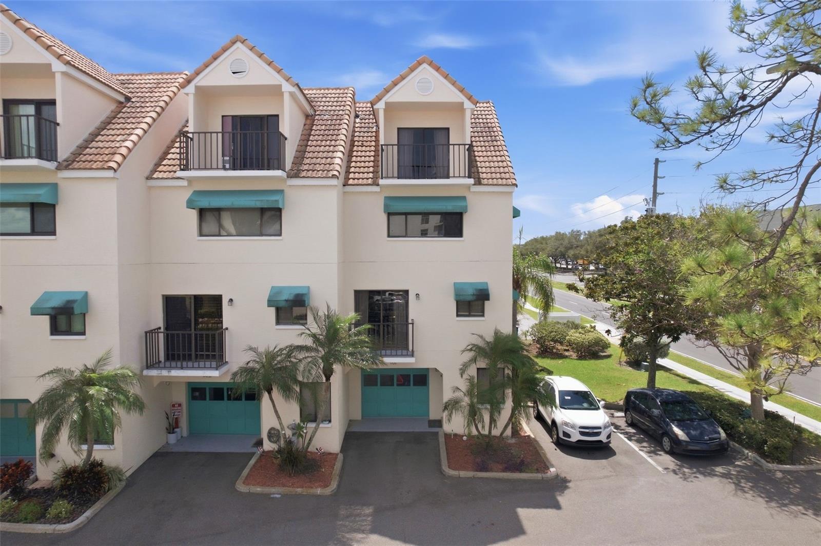 325 ISLAND WAY #101 - Photo 1