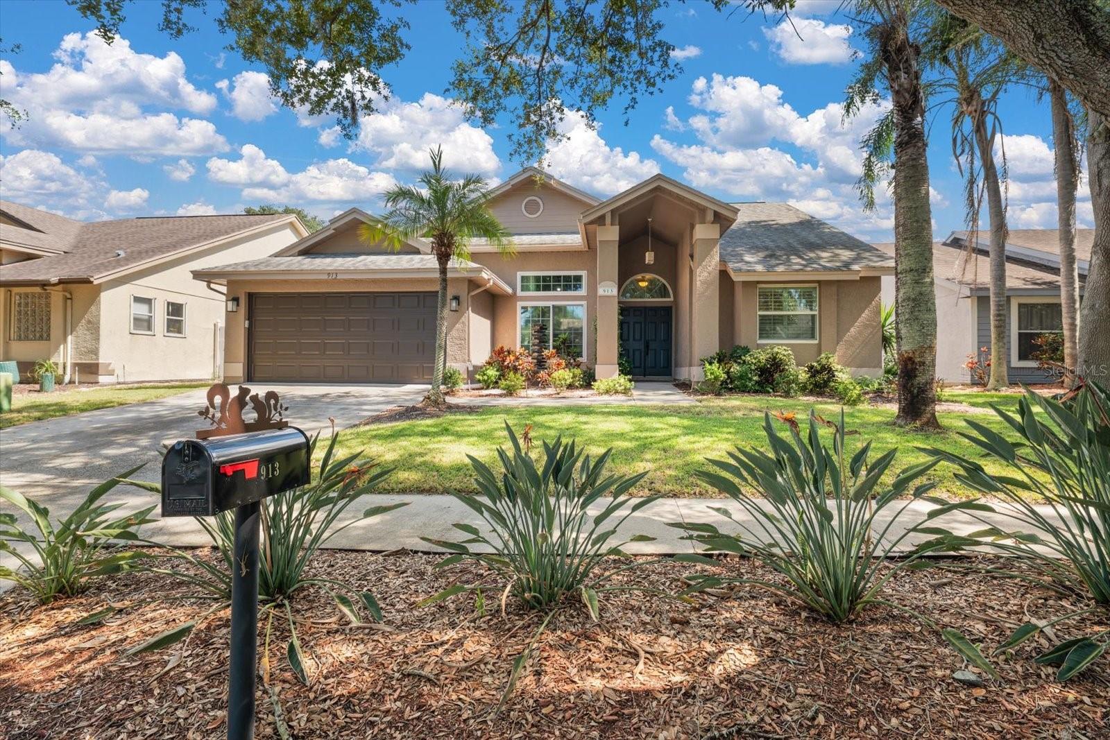 913 WESTWINDS BLVD - Photo 1