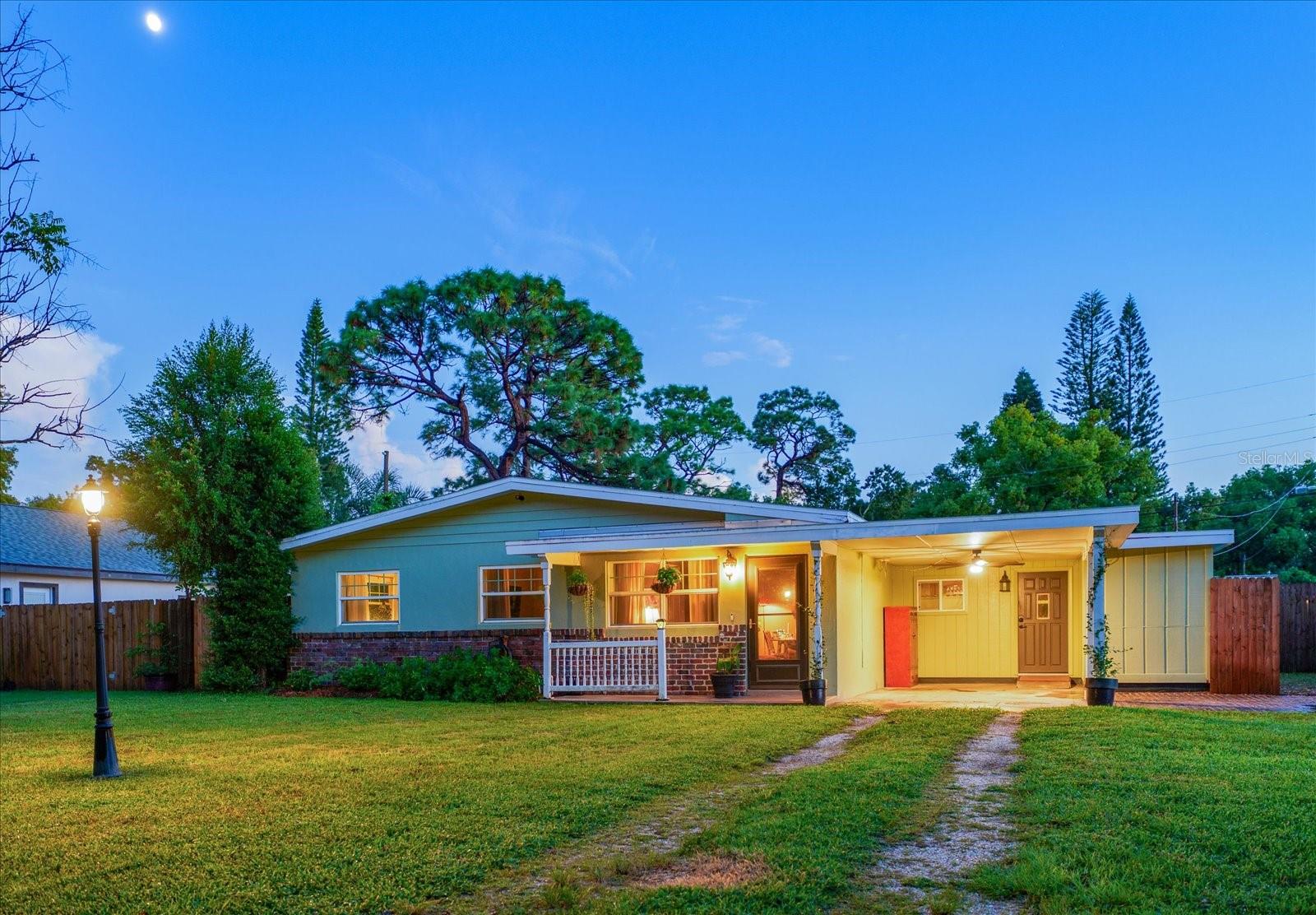 1907 LAKEWOOD DR - Photo 1