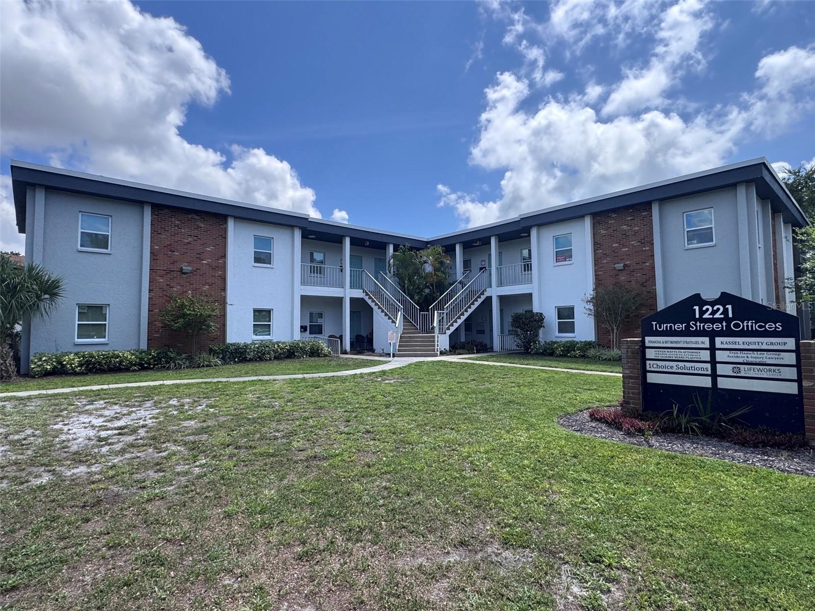 1221 TURNER ST - Photo 1