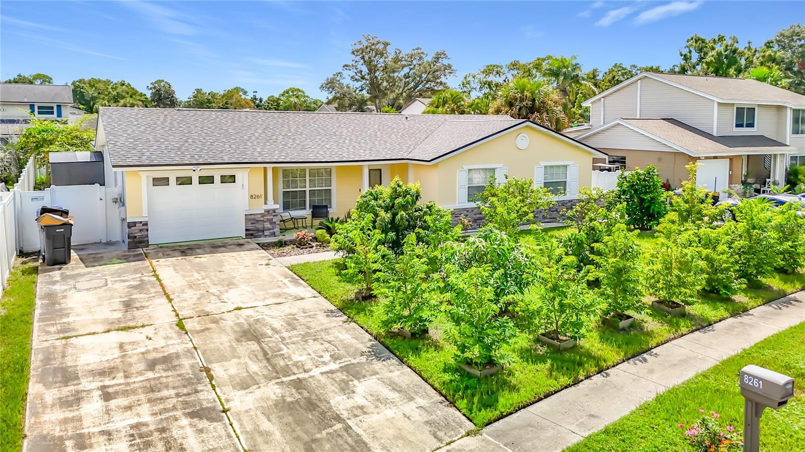 8261 MALVERN CIR - Photo 1