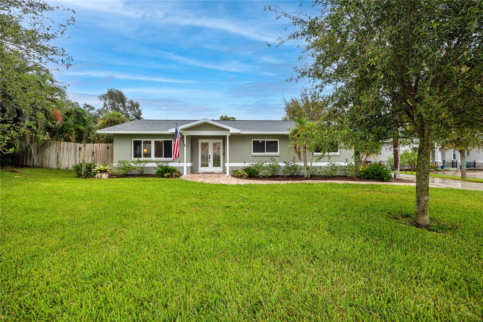 902 ROBIN AVE - Photo 1