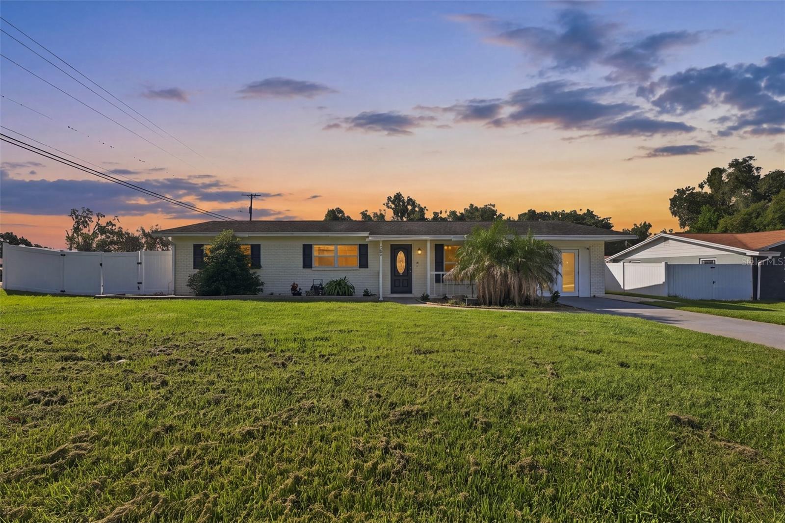702 CAMELLIA CT - Photo 1