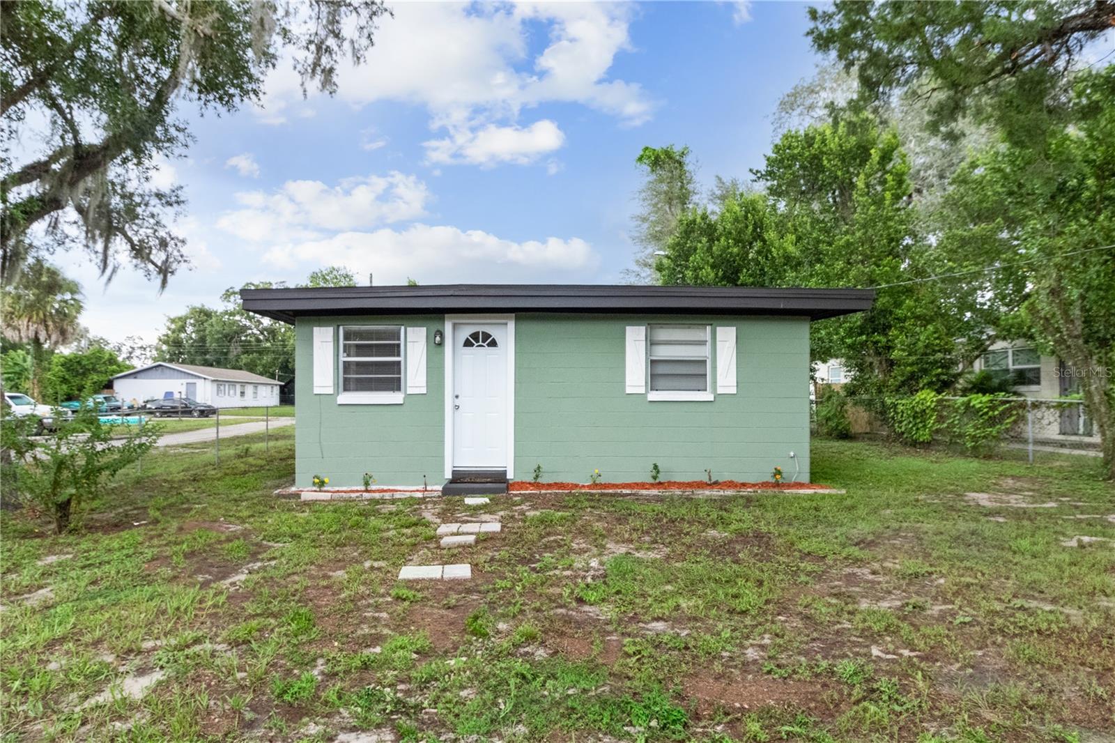 1410 E 98TH AVE - Photo 1