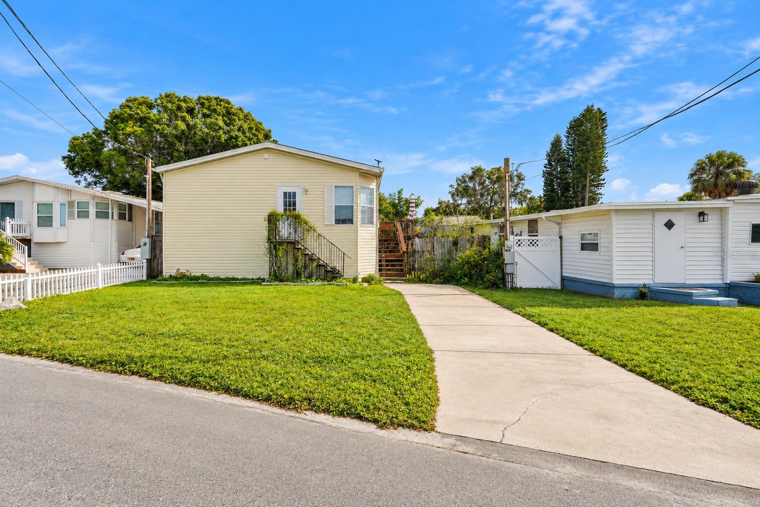 804 RIVER VIEW LN - Photo 1