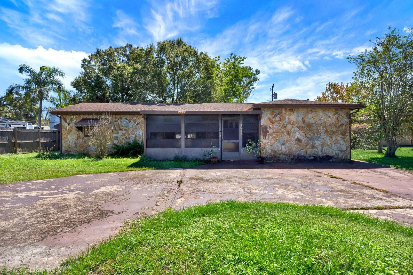 1426 62ND AVE N - Photo 1