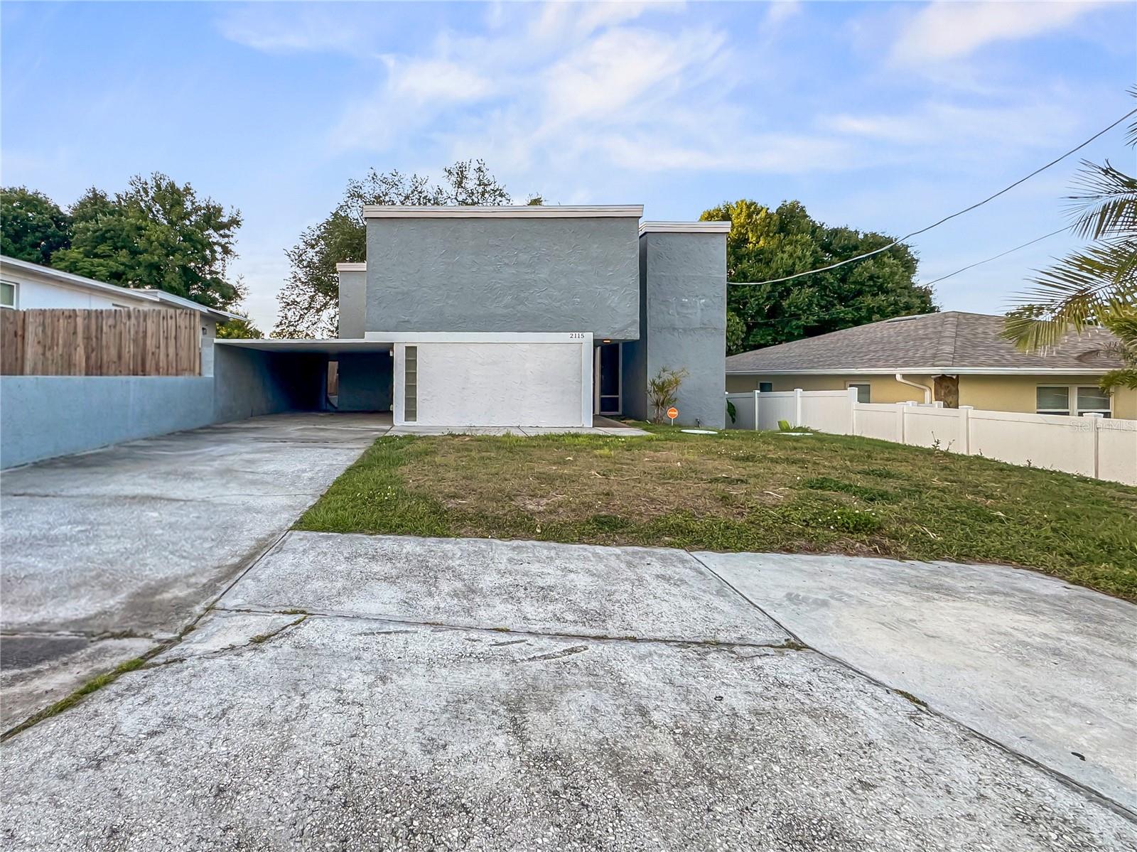 2115 W IVY ST - Photo 1