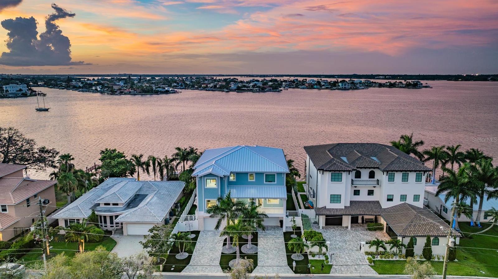7 PARADISE LN - Photo 1