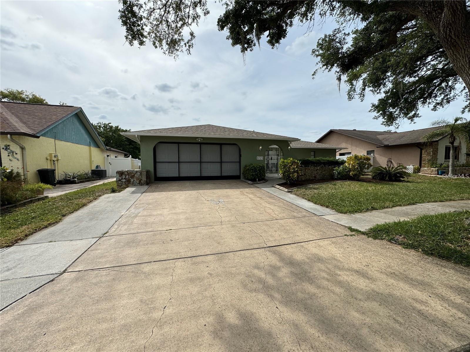 8725 ARUBA LN - Photo 1
