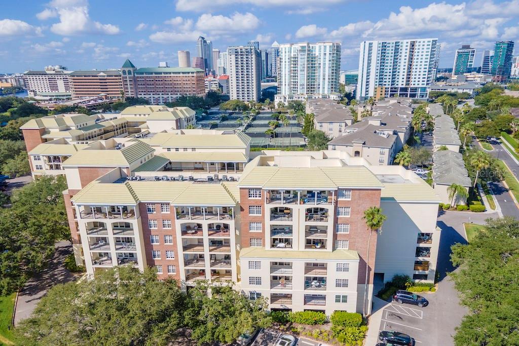 1002 S HARBOUR ISLAND BLVD #1302 - Photo 1
