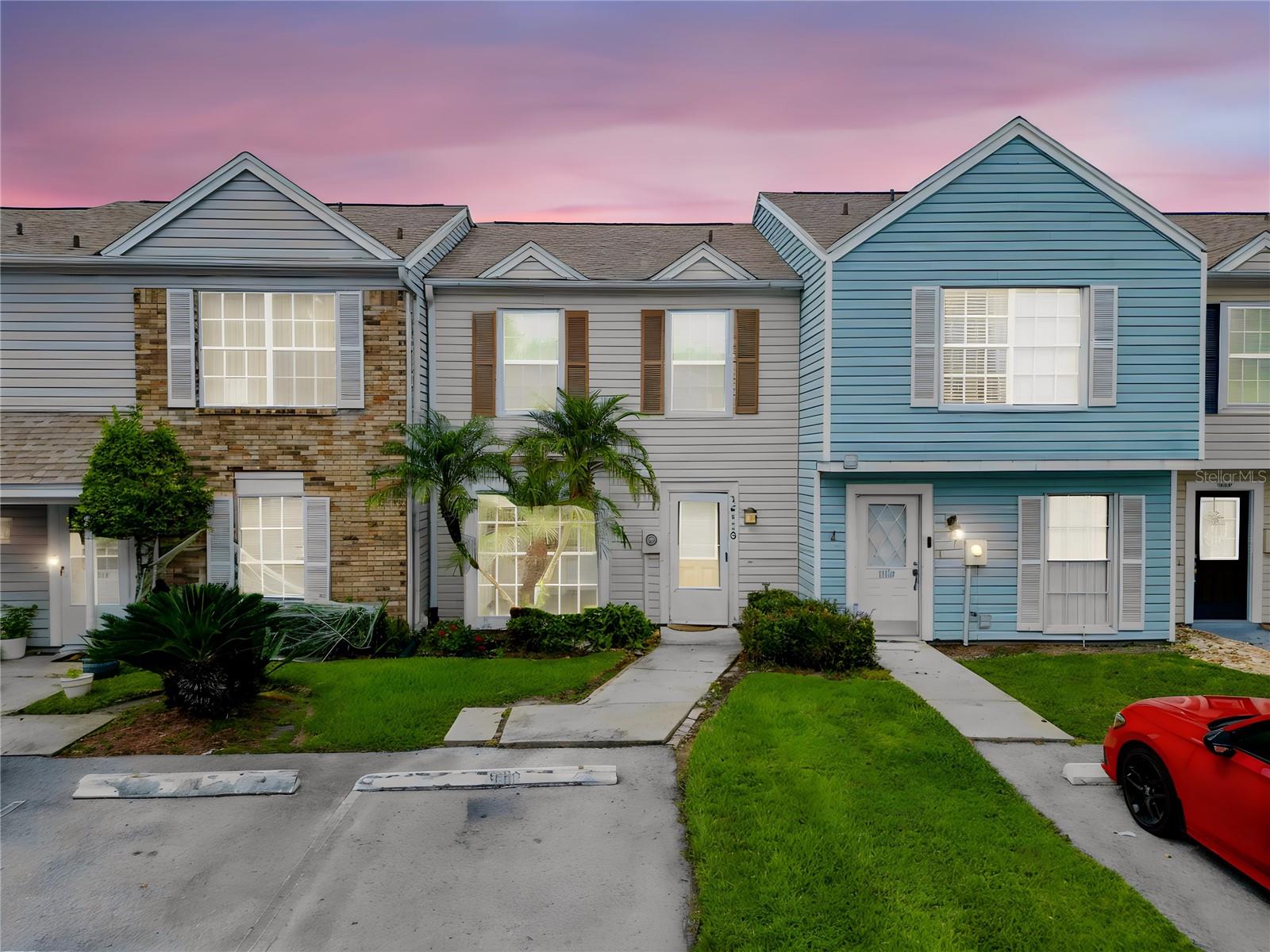16110 RAMBLING VINE DR W - Photo 1