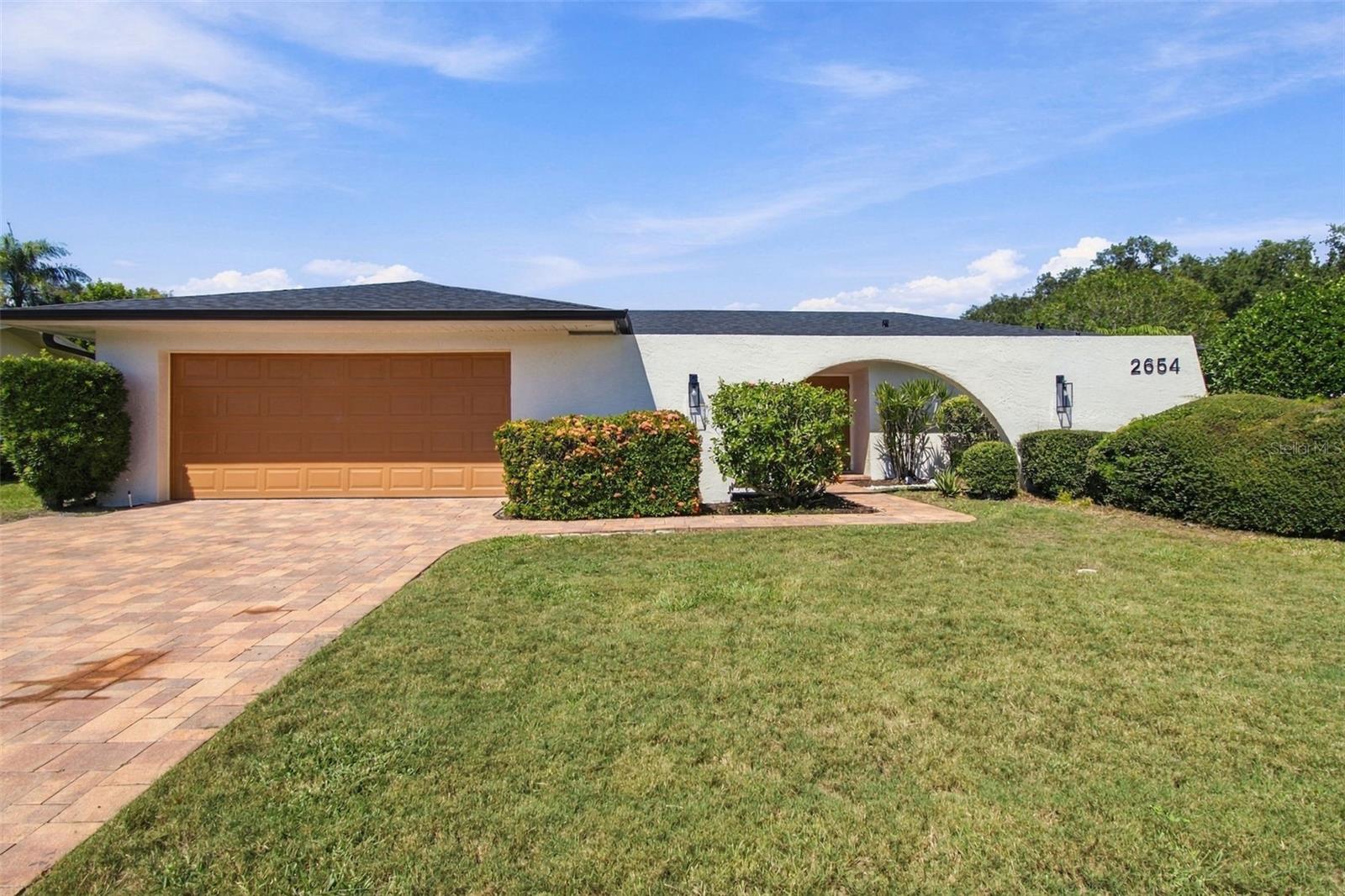 2654 AUGUSTA DR N - Photo 1