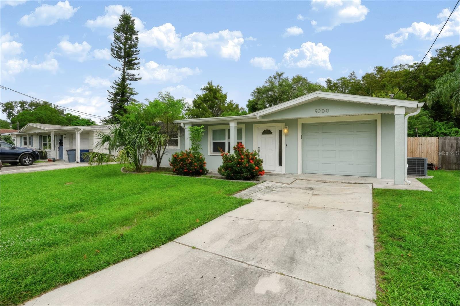 9300 UNICORN AVE - Photo 1