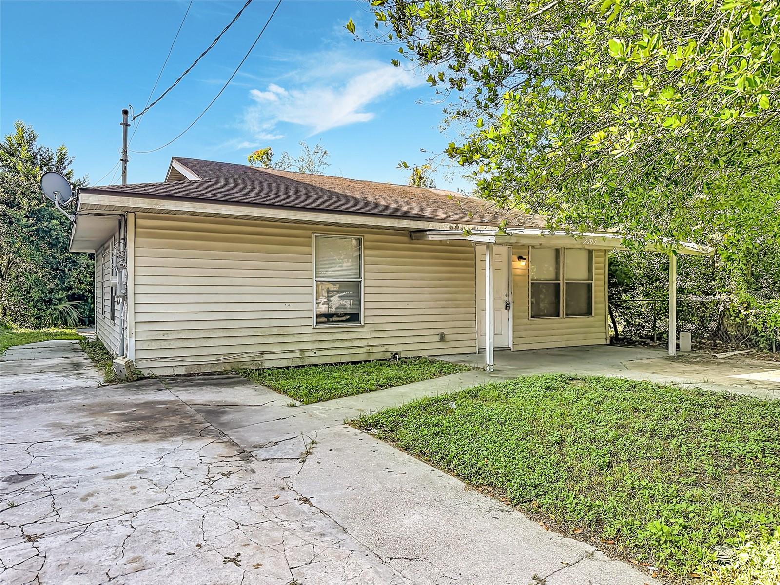 2705 E 22ND AVE - Photo 1
