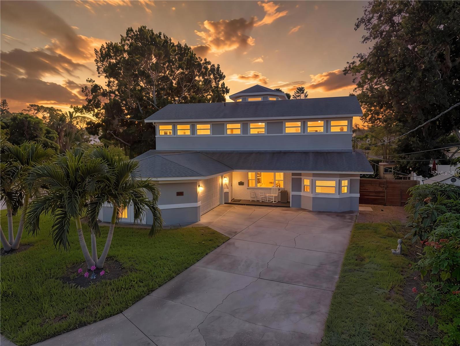 874 SERPENTINE DR S - Photo 1